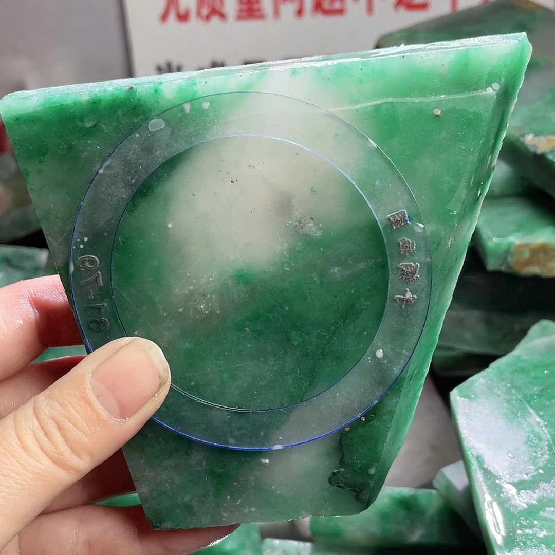 人***好定制石英质玉（非洲翠）