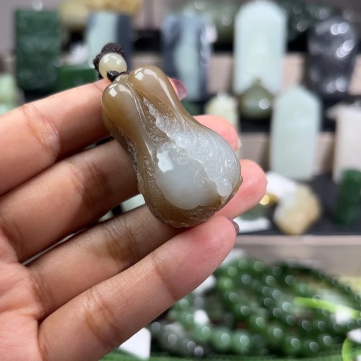 和田玉（糖玉）未镶嵌颈饰