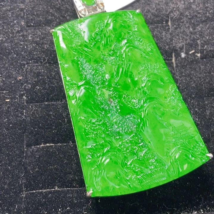 翡翠未镶嵌颈饰54