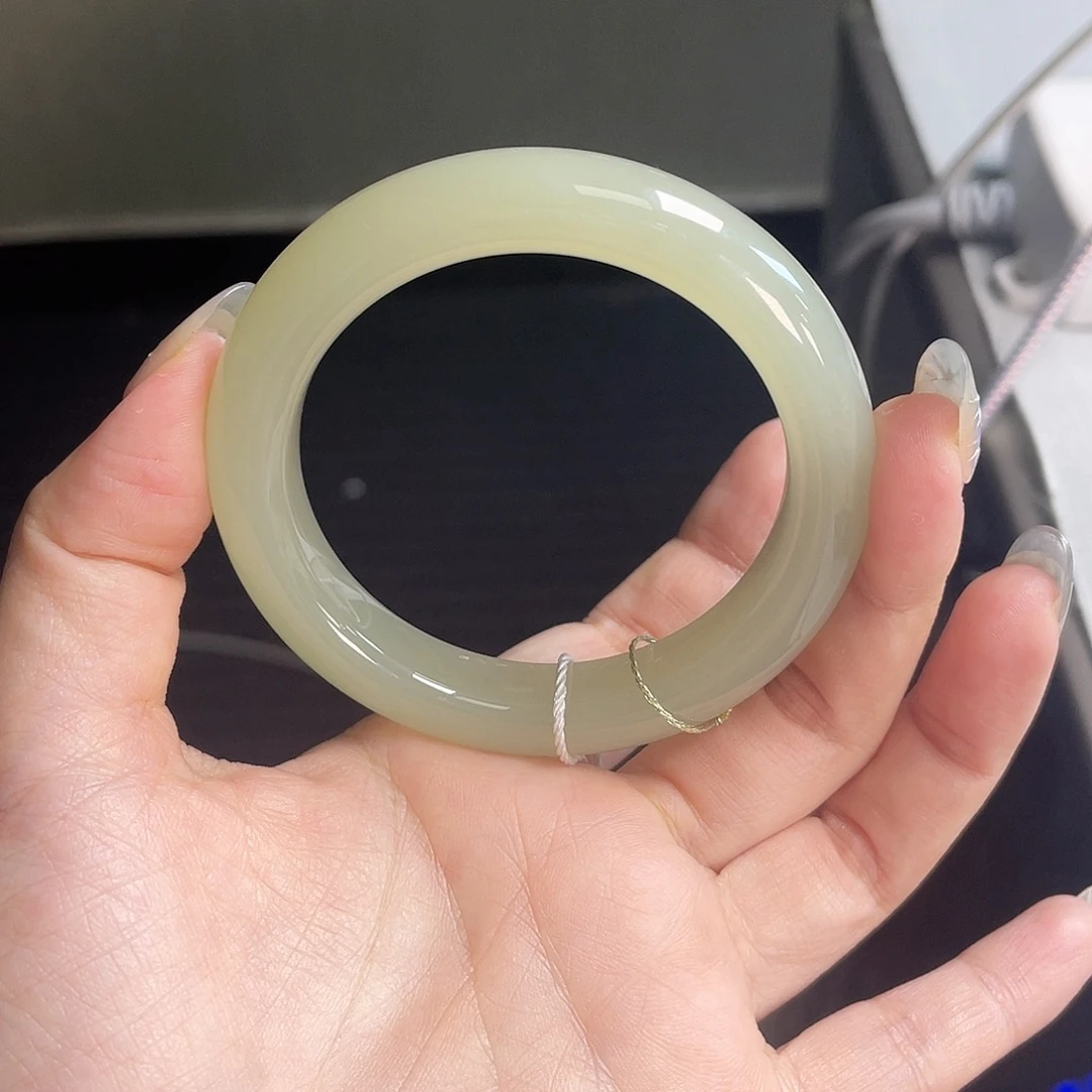 和田玉未镶嵌手镯浅湖，有猫光，无包容，福利