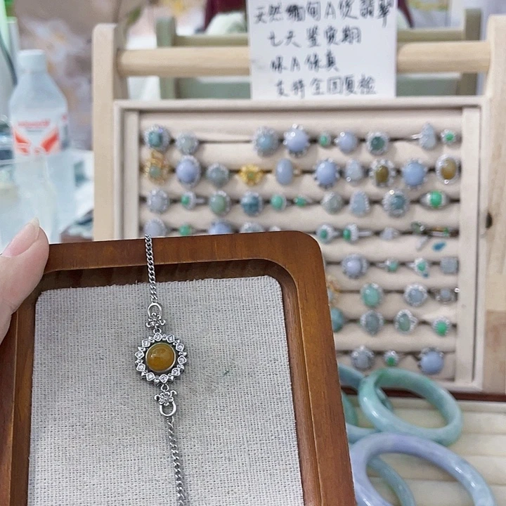 翡翠未镶嵌颈饰天然翡翠Ａ货