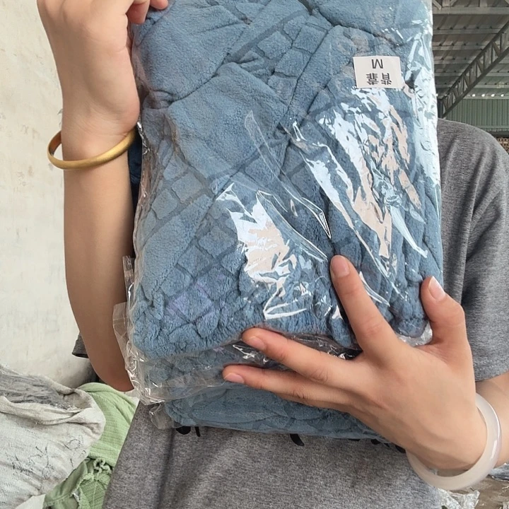 聚酯纤维万能沙发套185  给6 个