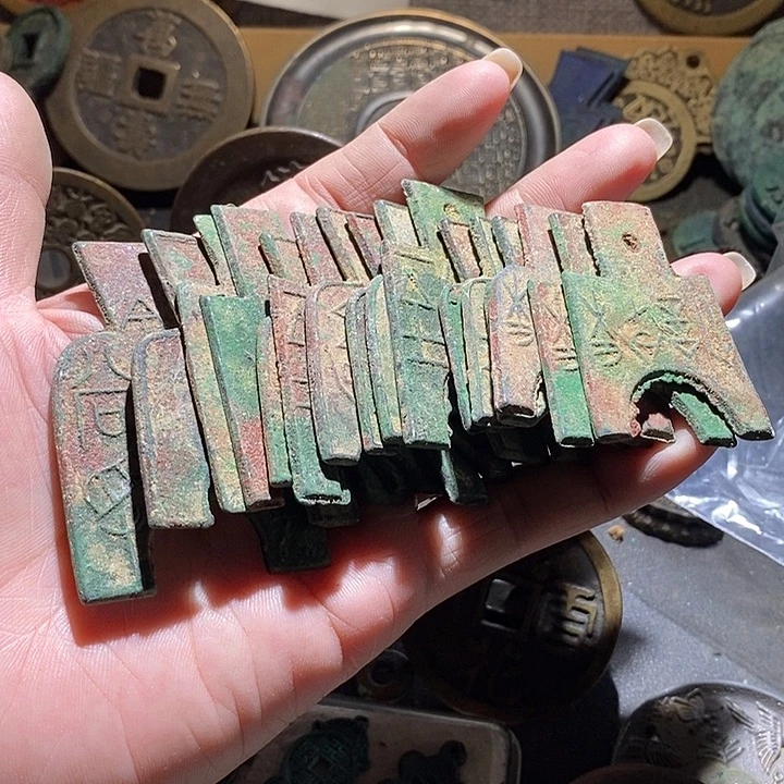鲁***店铜现代工艺品仿制品