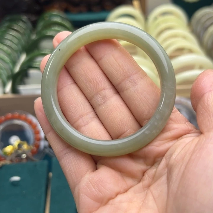 和田玉手镯未镶嵌54.2圈围6502