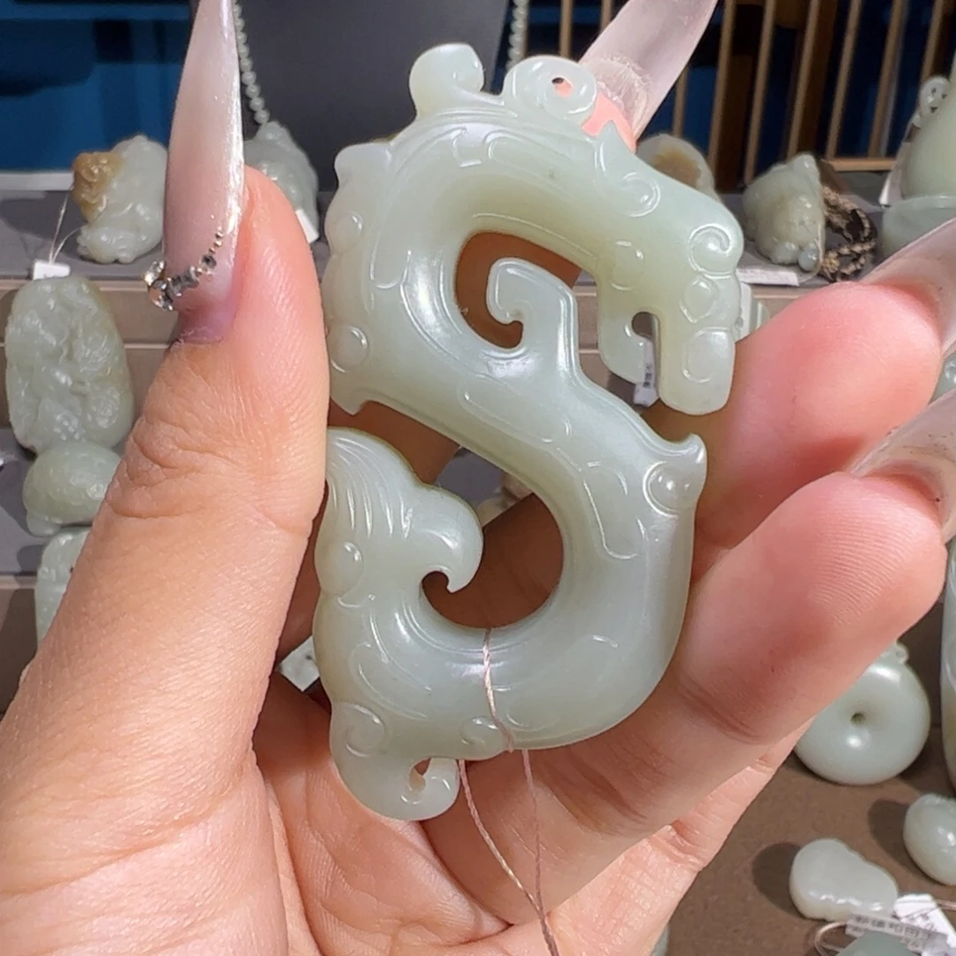 和田玉（糖玉）未镶嵌颈饰