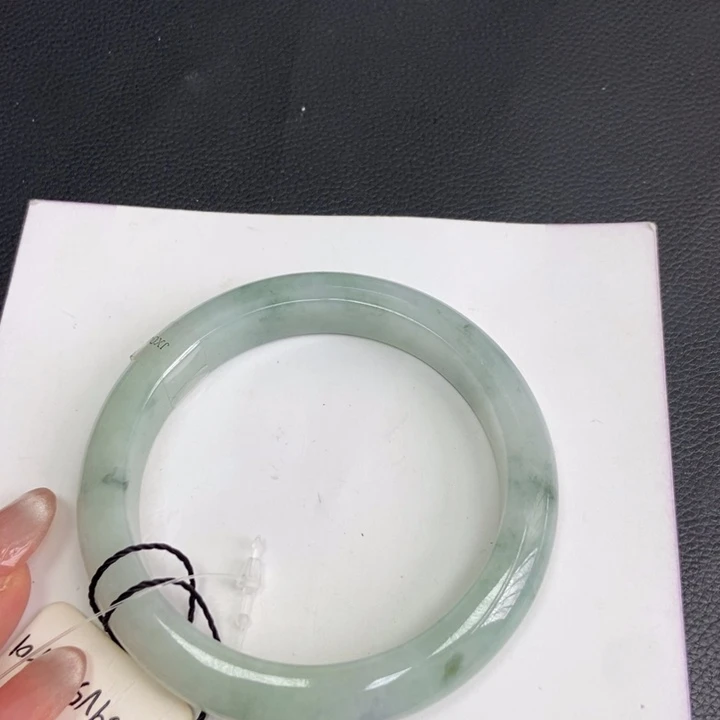 翡翠手镯未镶嵌5758口
