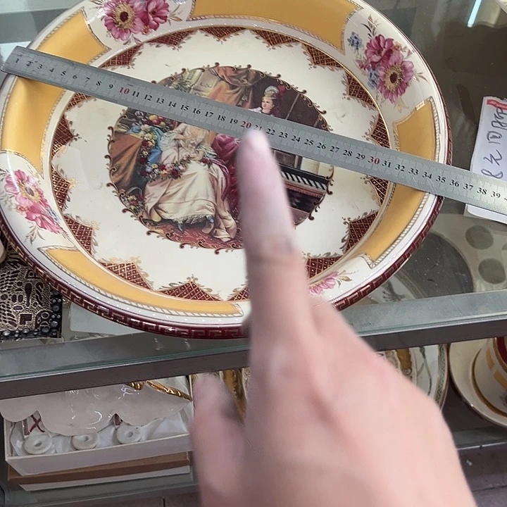 瓷片瑕。。。。。。。。。。。。。