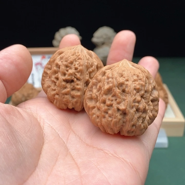 文玩核桃把件大*T平谷凹底