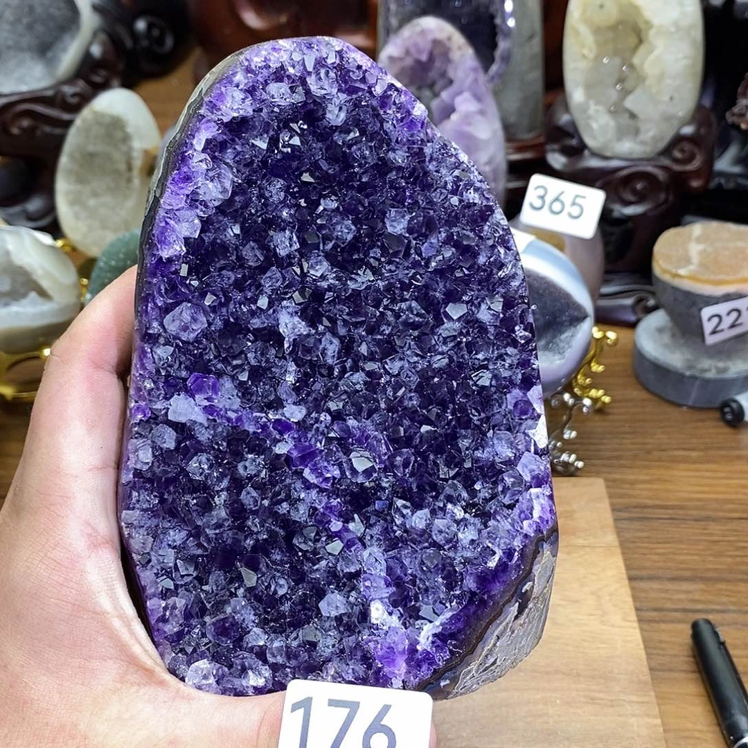 紫晶摆件未镶嵌紫晶摆件