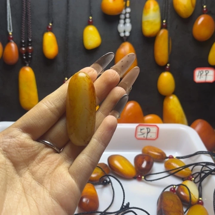 错***画未镶嵌和田玉（糖玉）珠宝半成品
