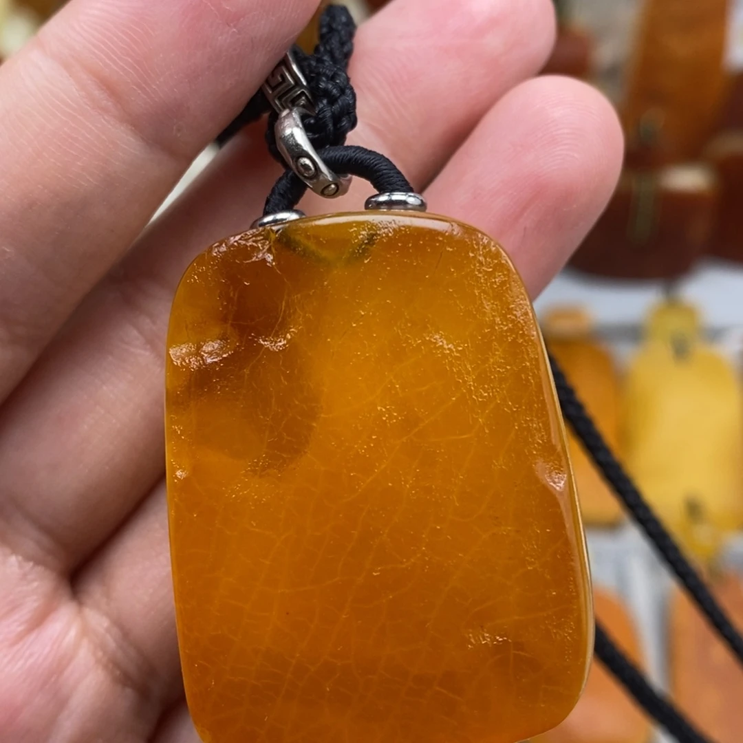 未镶嵌吊坠(赠链)琥珀