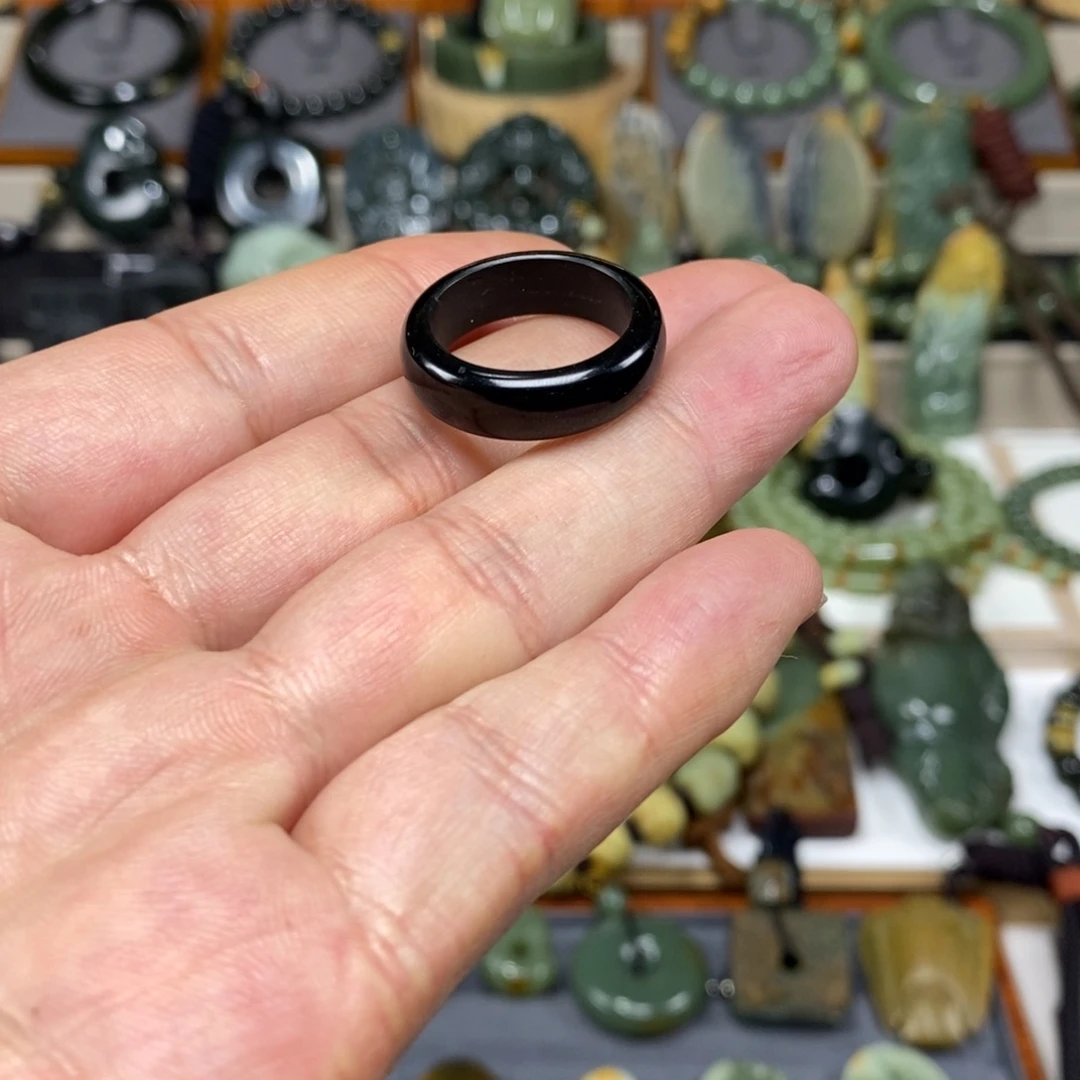 岫岩河磨玉（透闪石质玉）未镶嵌戒指