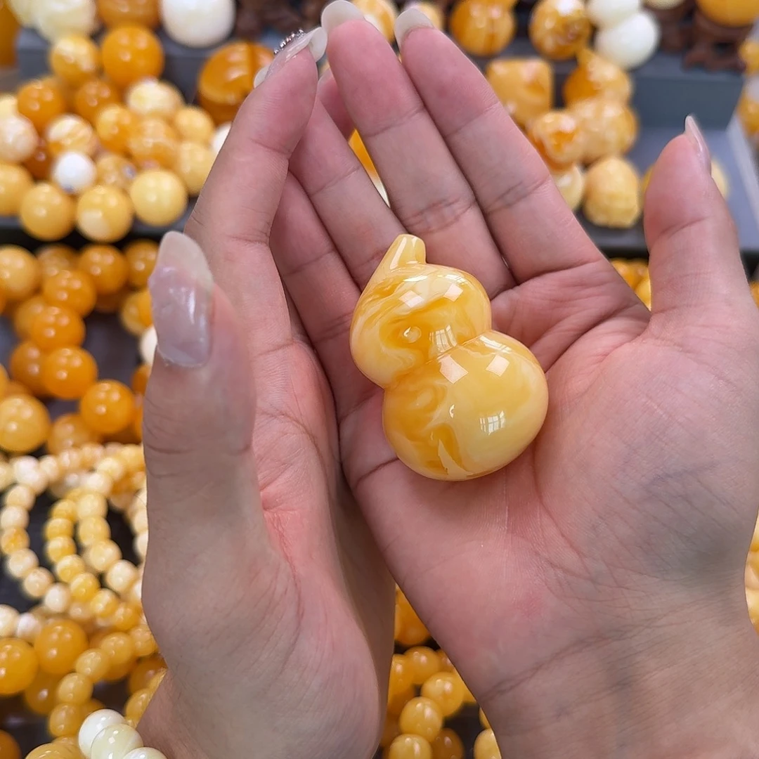 蜜蜡未镶嵌珠宝奇石