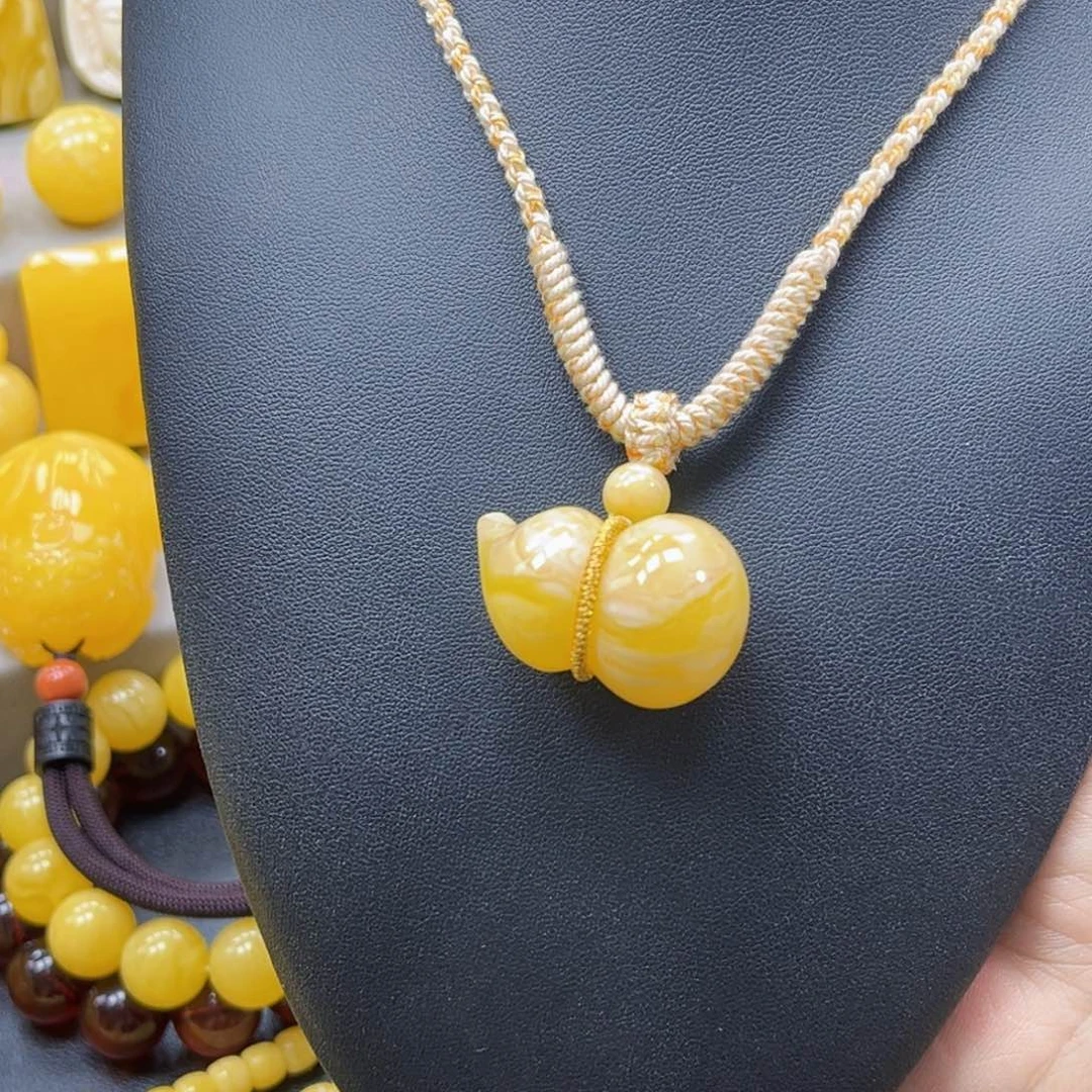 蜜蜡未镶嵌珠宝奇石