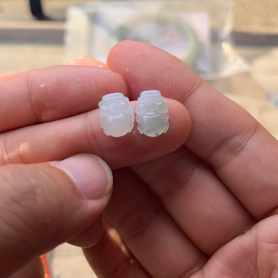 定制翡翠未镶嵌翡翠小猪