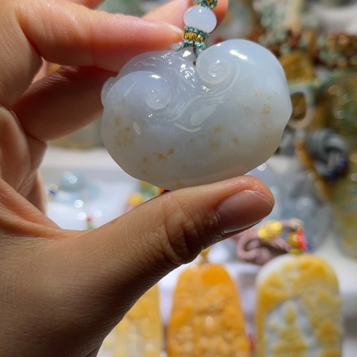 吊坠(不含链)未镶嵌翡翠