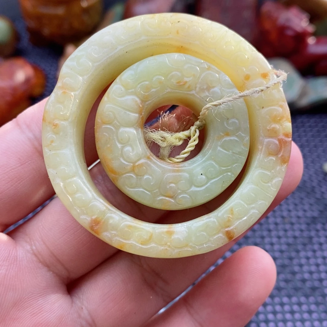 蛇纹石玉颈饰未镶嵌