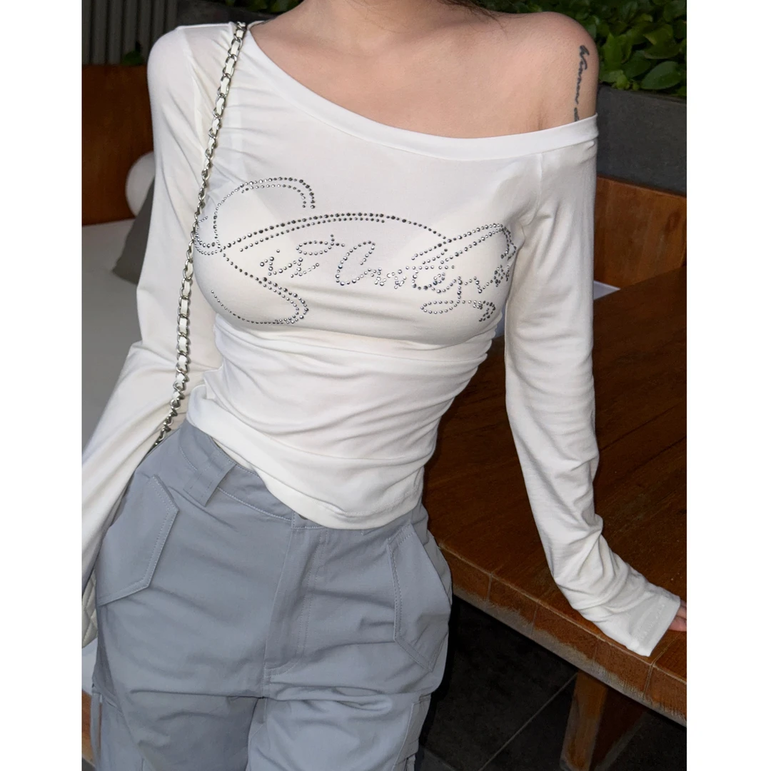 媛媛【奶酷魔力】韩版小众设计烫钻设计时尚打底t恤#D0782