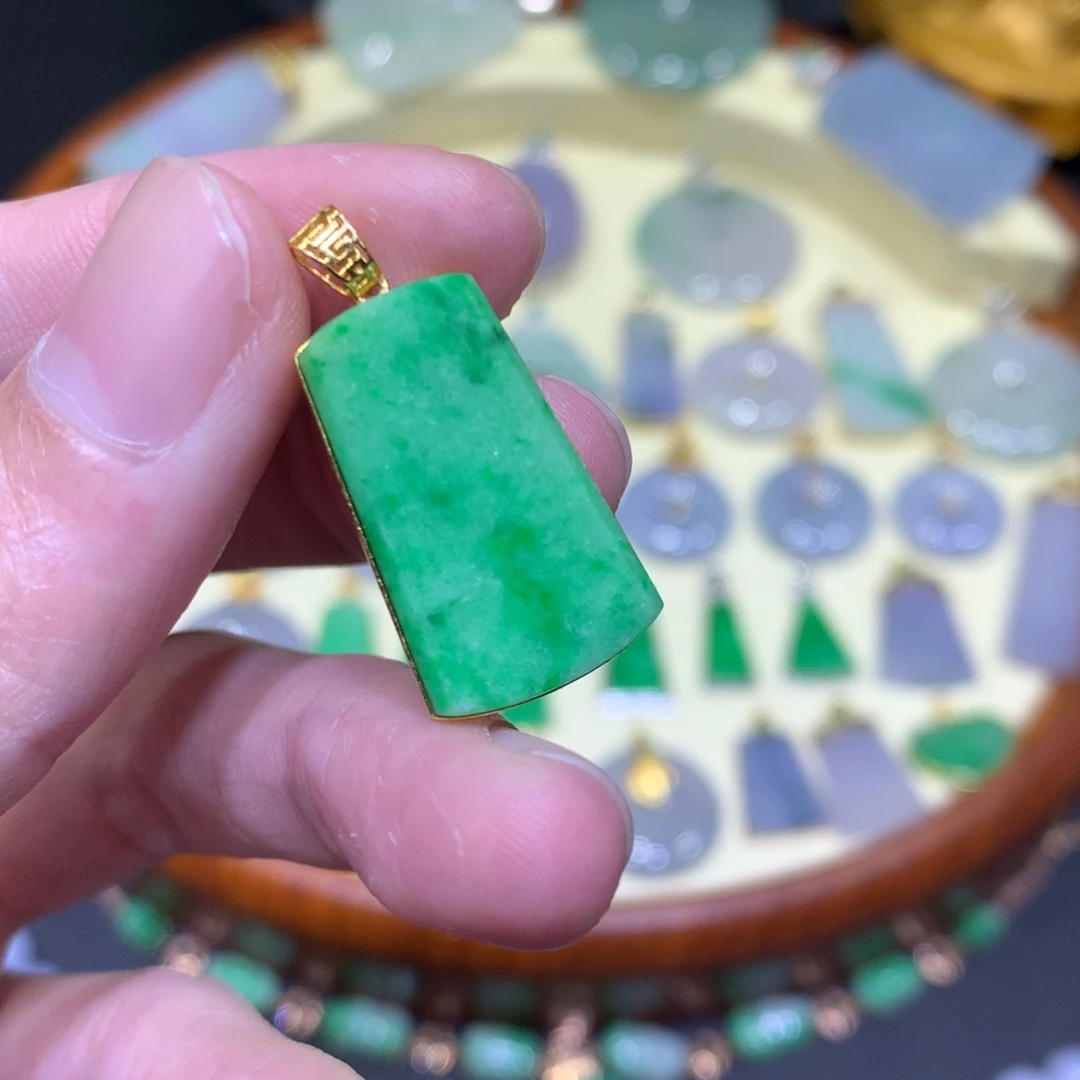 翡翠吊坠(不含链)18K金镶嵌