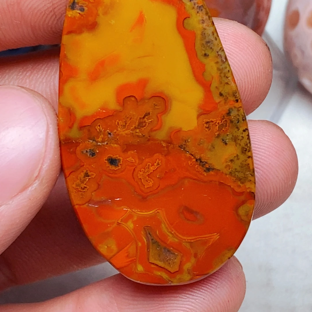 游***游玛瑙/玉髓未镶嵌颈饰