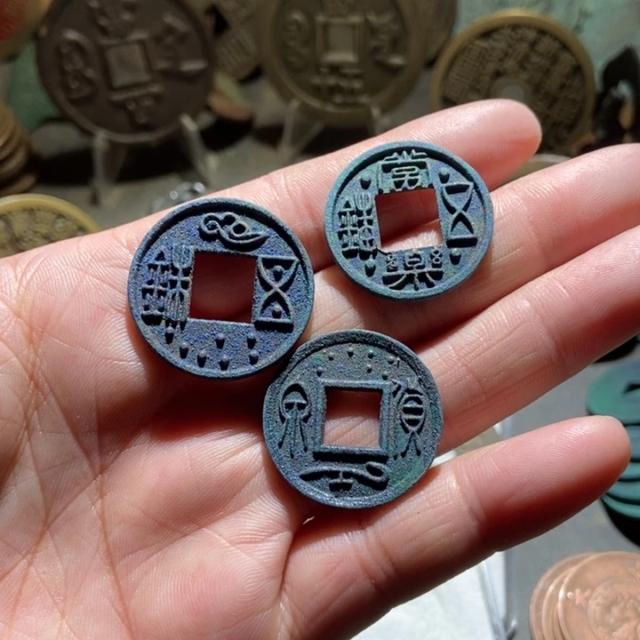 一***爱铜现代工艺品仿制品