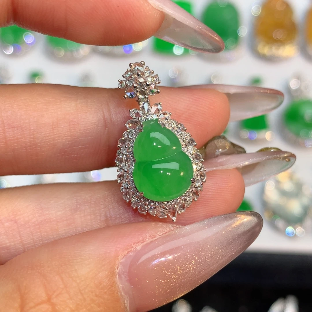 翡翠颈饰18K金镶嵌翡翠