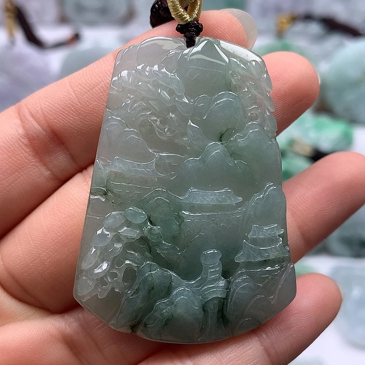 翡翠未镶嵌颈饰山水两面工艺福利