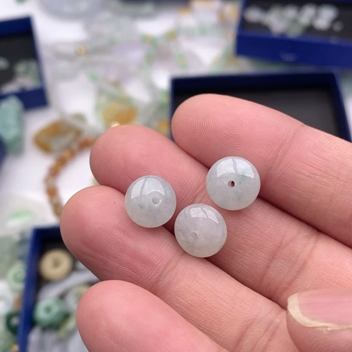 翡翠未镶嵌吊坠(不含链)周****鱼