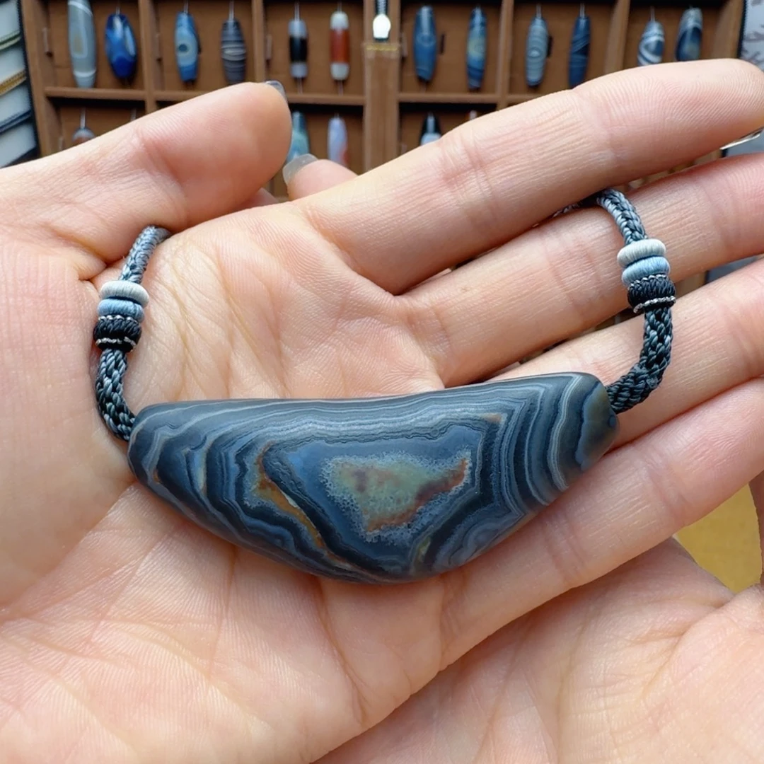 大***扬玛瑙/玉髓未镶嵌锁骨