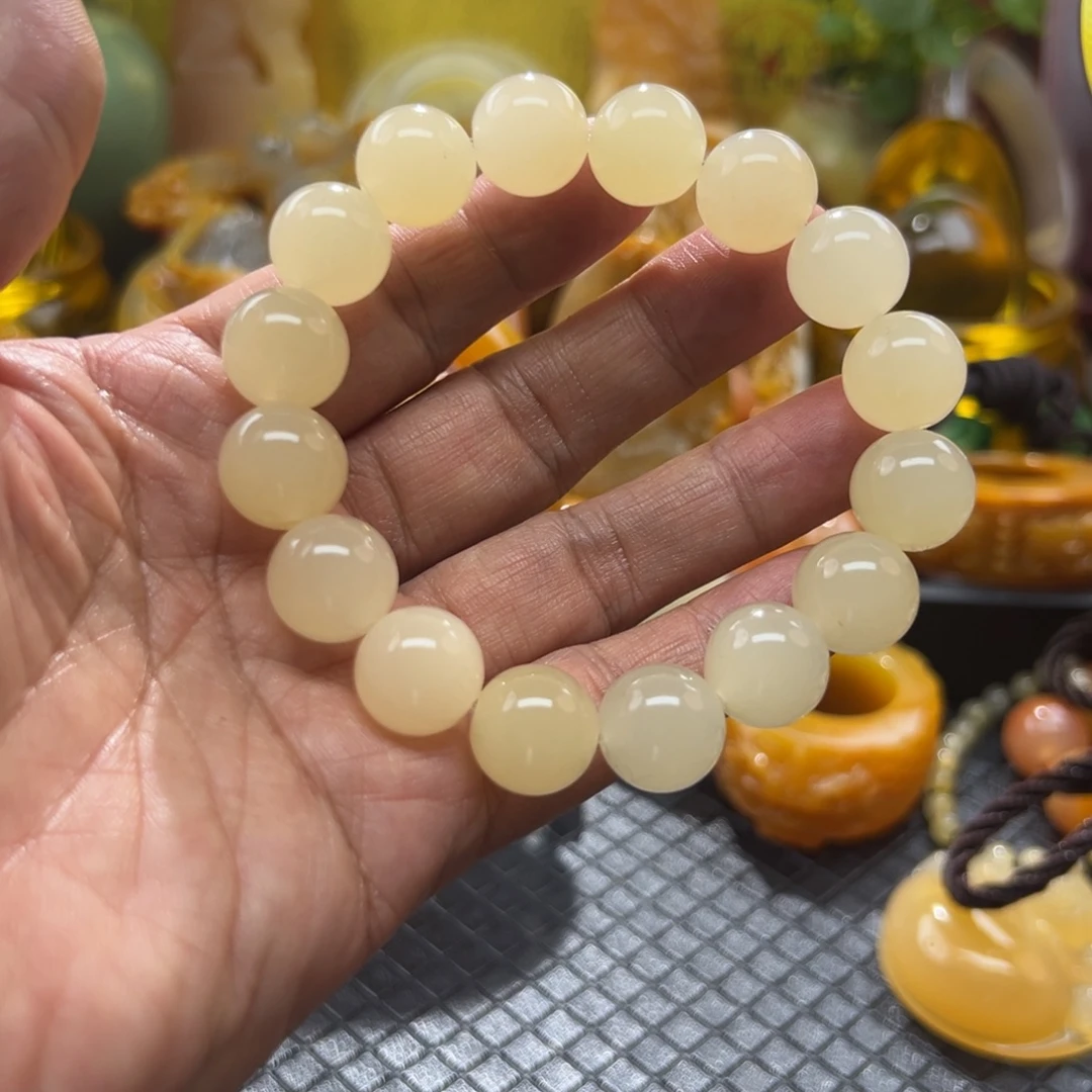 石英质玉未镶嵌颈饰