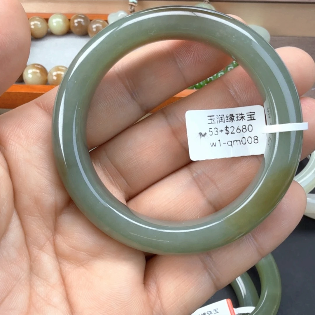 和田玉未镶嵌手镯