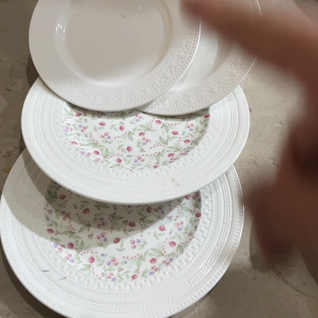 瓷片浮雕十寸二个八寸二个微瑕