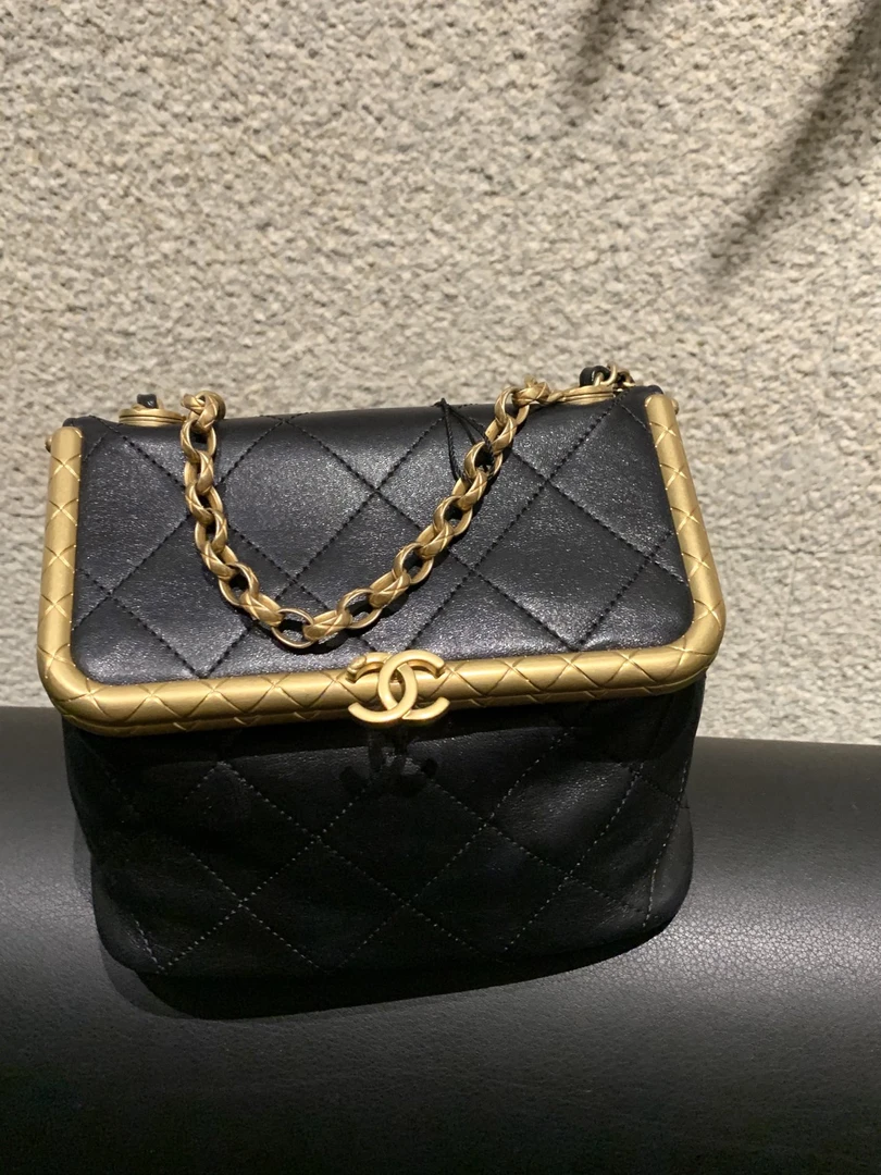 99新 Chanel/香奈儿 HIHI精选/   kiss lock黑金手提包