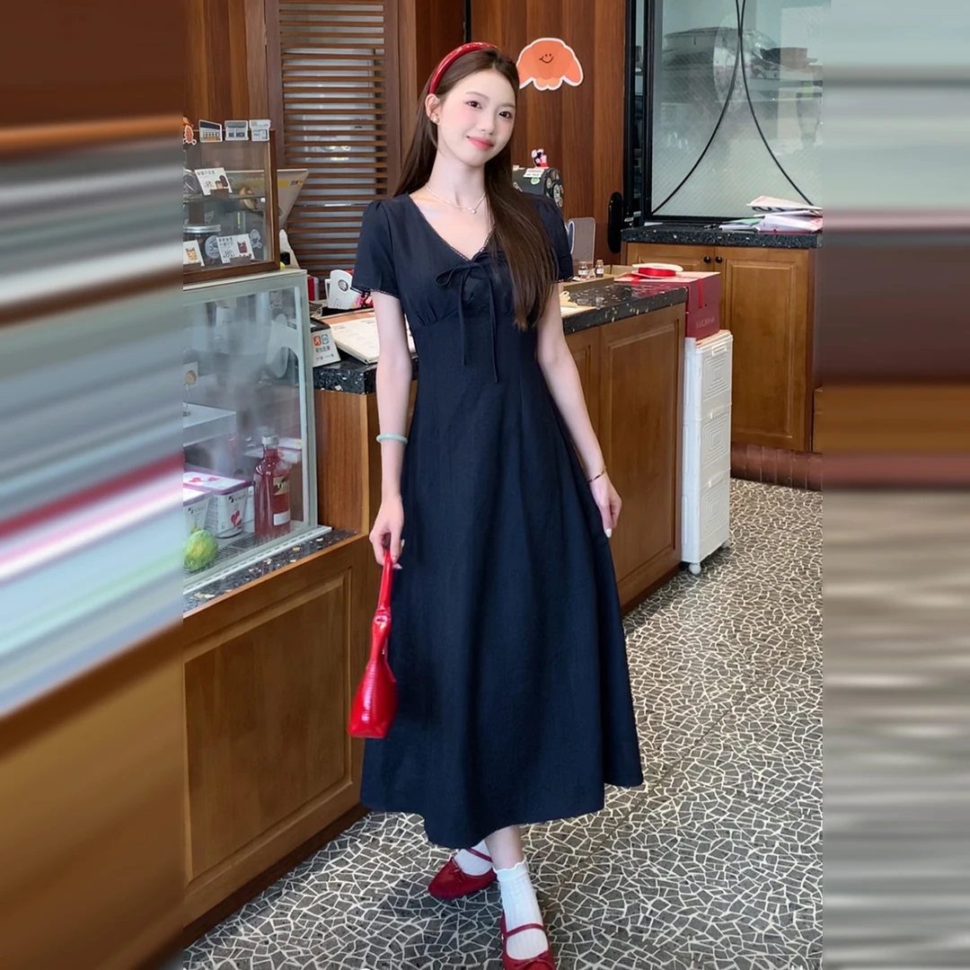 5046法式V领连衣裙夏季2025新款今年流行小个子绝美收腰长裙5046