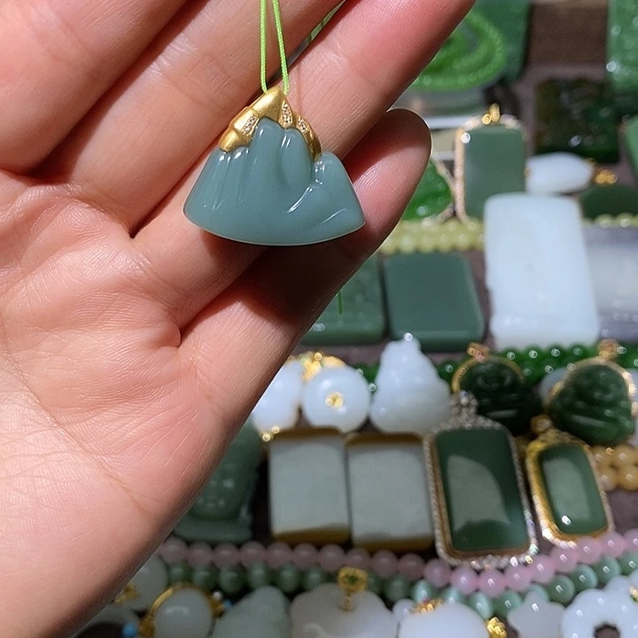 和田玉（碧玉）18K金镶嵌吊坠(不含链)