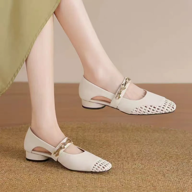 68129   新款法式时尚气质舒适粗跟镂空凉鞋