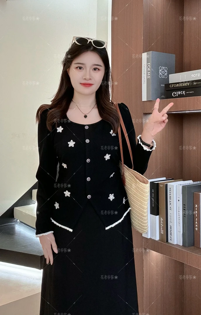 【仅上衣】花老爷微胖大码女装立体花开叉小上衣HLY3529