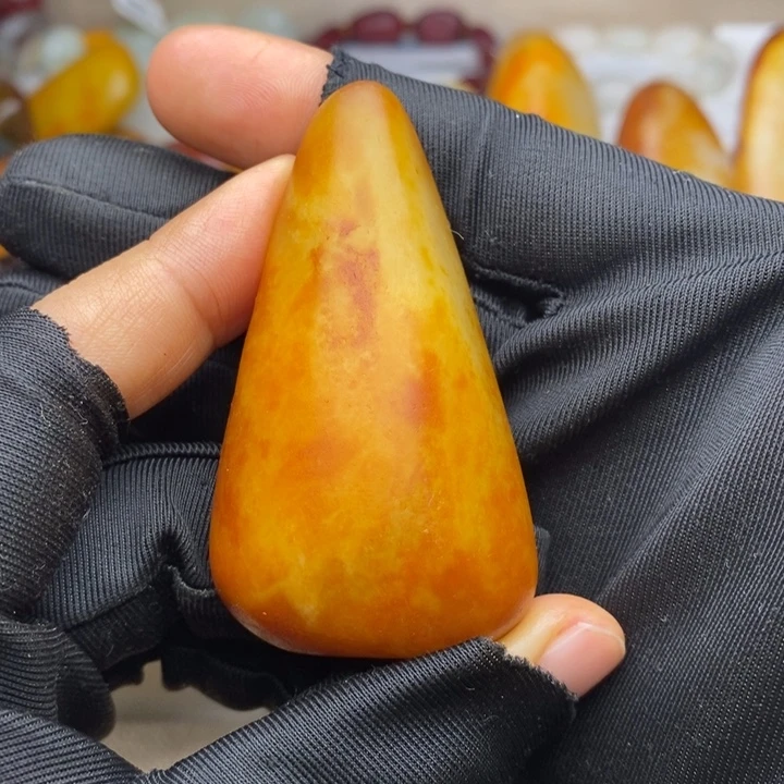 和田玉未镶嵌把件