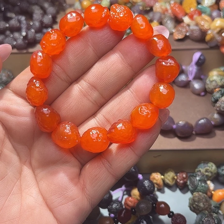 阿拉善彩玛瑙手串