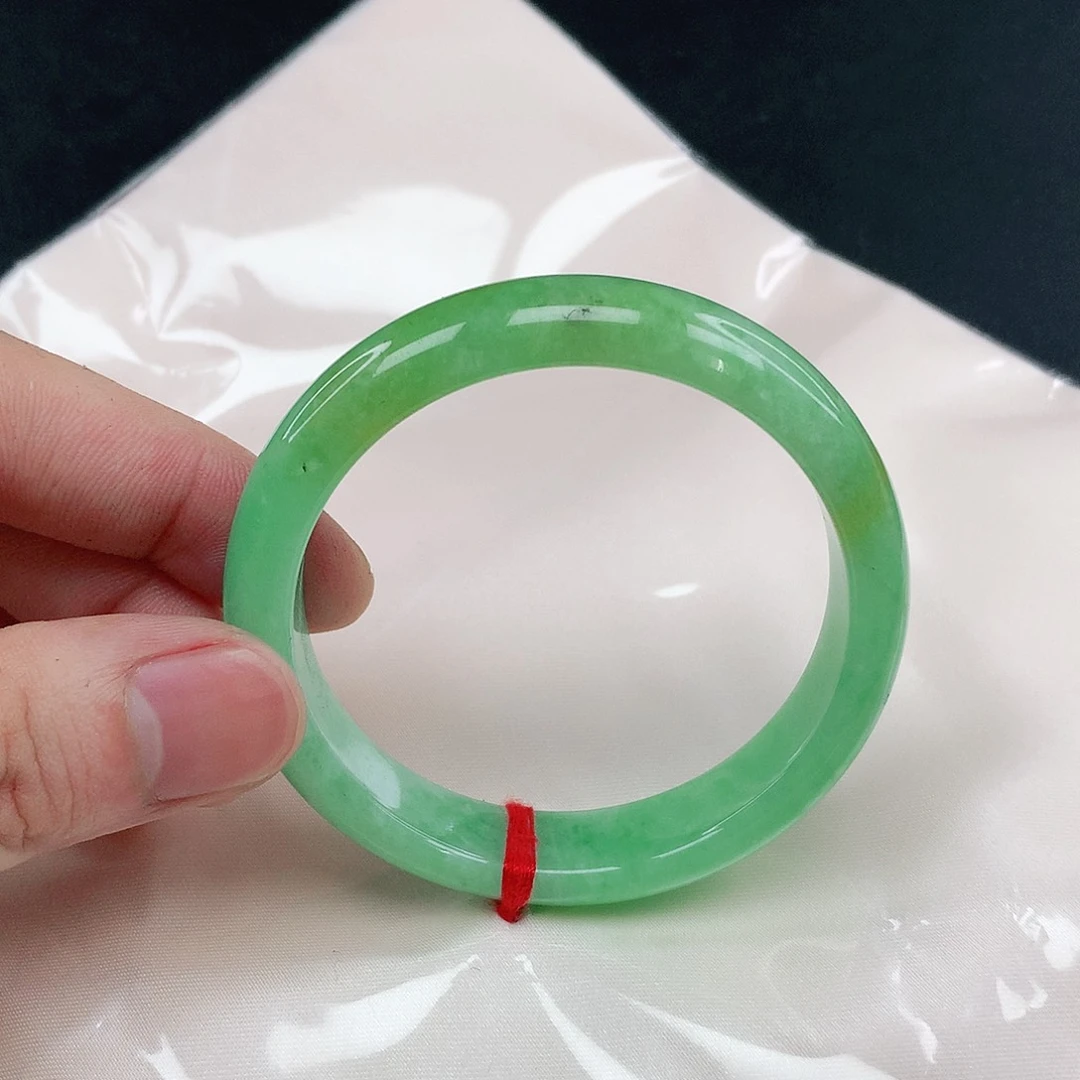 翡翠手镯未镶嵌圈52。1408