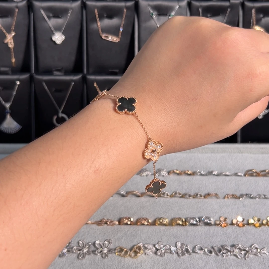 18K金镶嵌手链钻石叶子手链