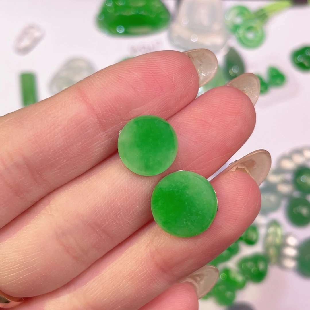 翡翠未镶嵌颈饰裸石