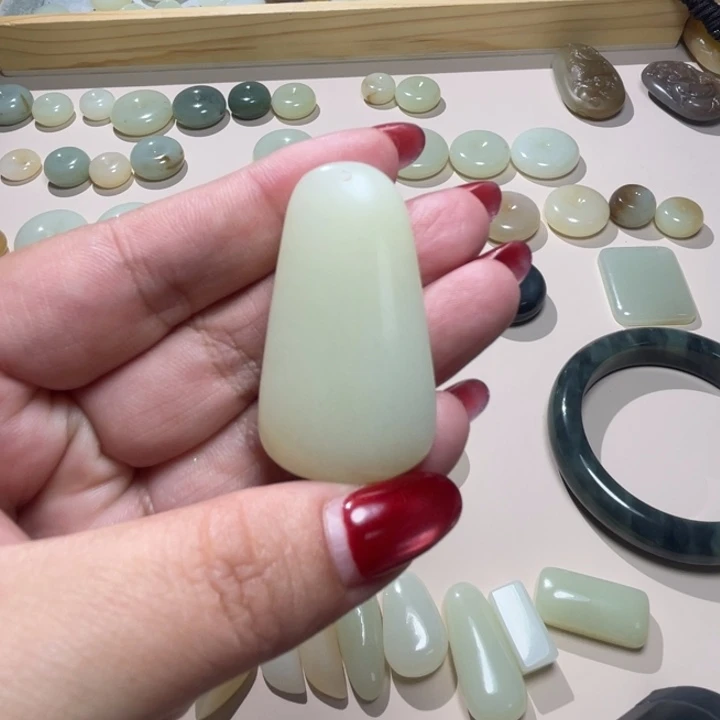 和田玉（糖玉）未镶嵌珠宝半成品