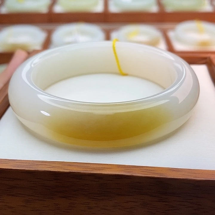 手链未镶嵌和田玉（糖玉）