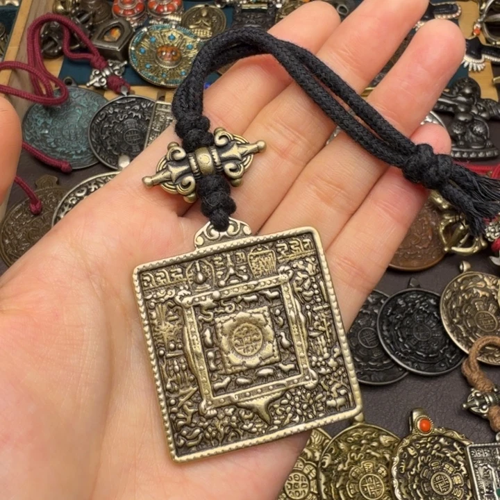 藏传文玩九宫如图