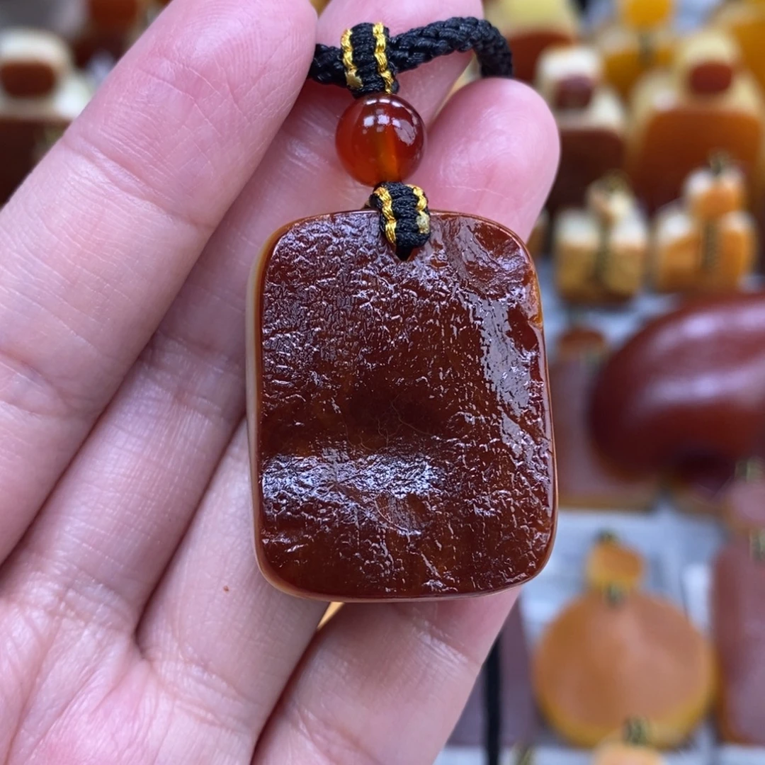 蜜蜡未镶嵌珠宝奇石