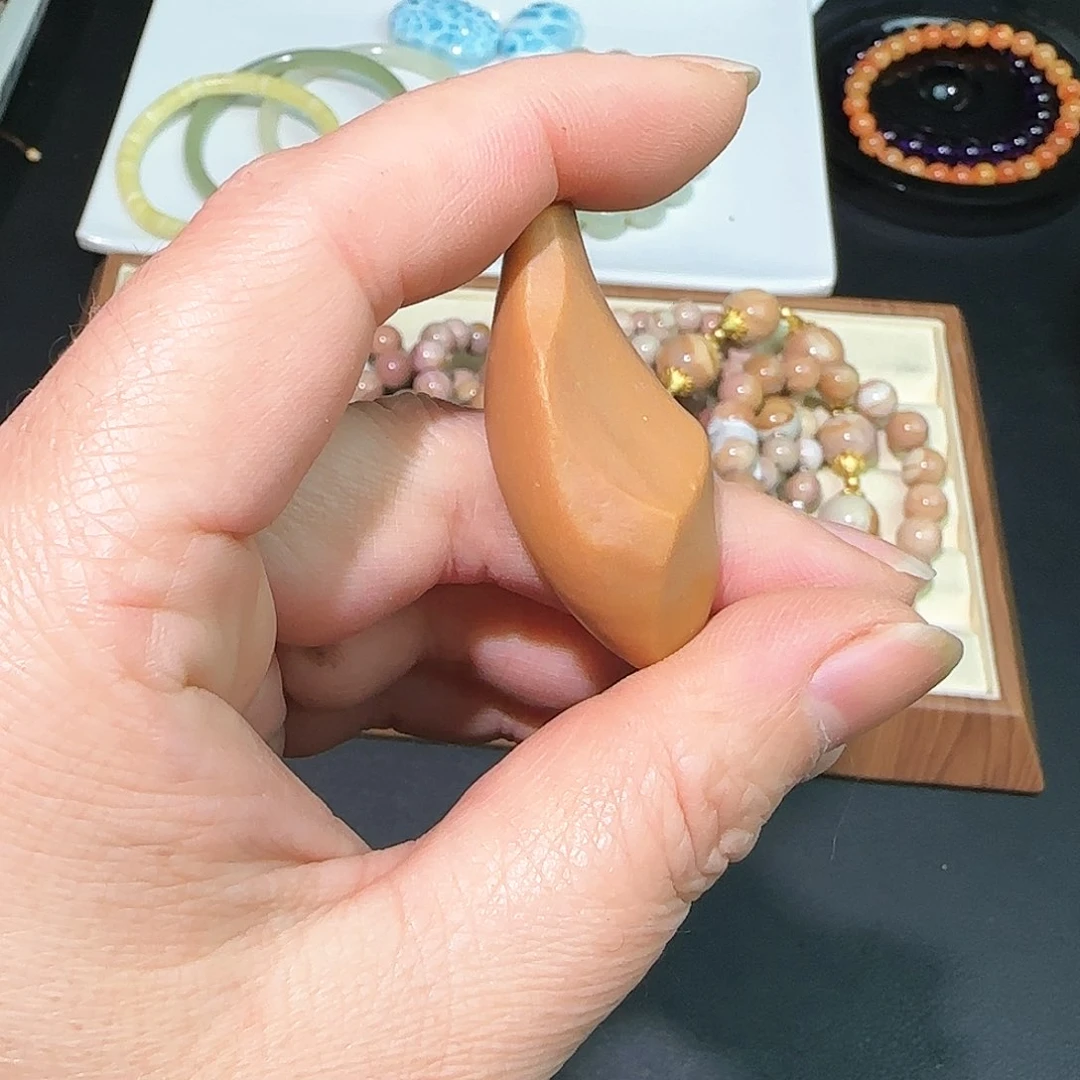 玛瑙/玉髓颈饰未镶嵌小*子