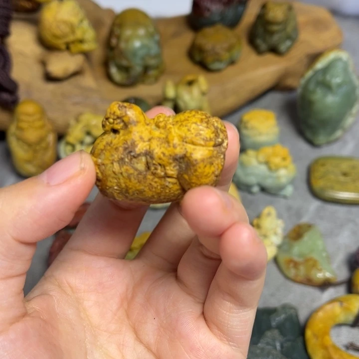 岫岩河磨玉（透闪石质玉）未镶嵌挂件