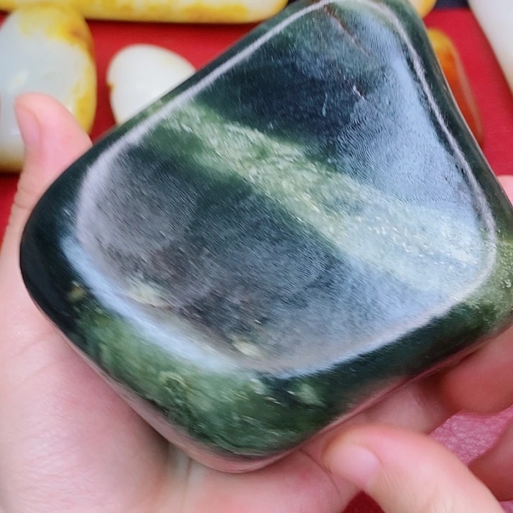 林***生和田玉未镶嵌珠宝半成品