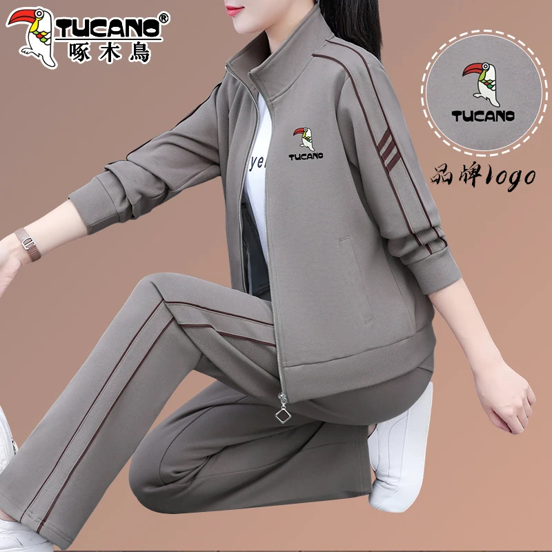 啄木鸟女士运动套装女春秋2025年新款中年妈妈洋气休闲外套三件套